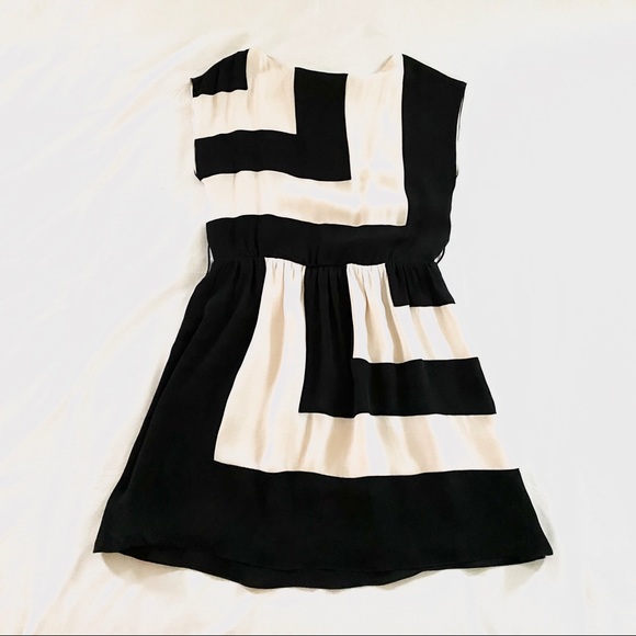 Alice + Olivia Geometric Print Silk Dress - Picture 2 of 4